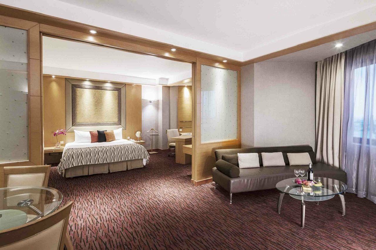 M Hotel 5*